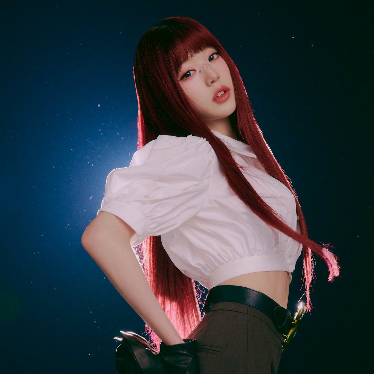[INFO] 'Which is synthy, dark, and spell-like, with lyrics about magic, according to a press release' 'she says it reminded her of their 2022 hit “LOVE DIVE,” but “more developed.”' — @IVEstarship #JANGWONYOUNG about next title-tracks. 🔗 nylon.com/entertainment/… #IVE #아이브