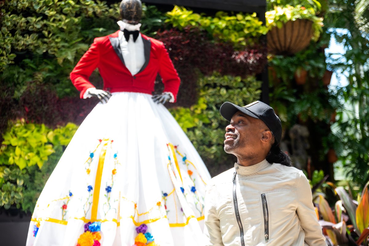 .@PhippsNews Flowers Meet Fashion👗show featured brilliant horticultural displays & breathtaking fashion designs inspired by @theebillyporte's local roots & iconic array of accomplishments. 📷: Kitoko Chargoi