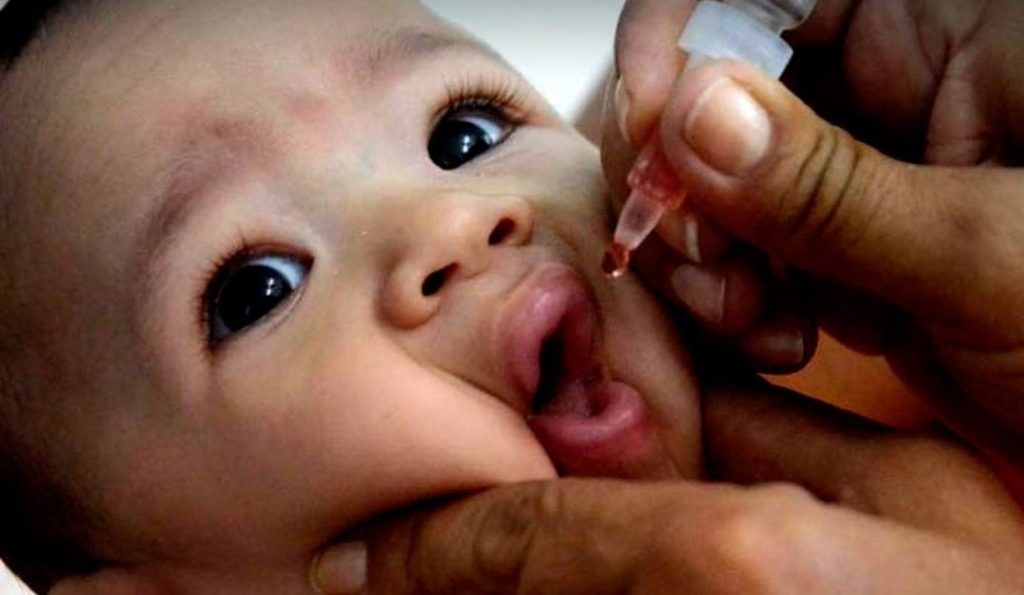 #Cuba respalda el lema “las vacunas para una vida plena” e inicia campaña Vacunación Antipoliomielítica, donde más de 409 mil niños serán protegidos. Mantener eliminada la poliomielitis y garantizar la salud de nuestros niños, es prioridad para el estado cubano!! #CubaPorLaVida