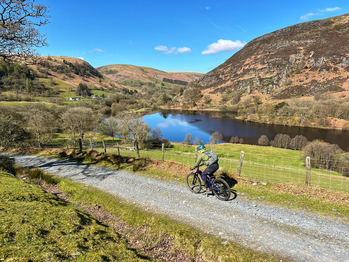 First Trans Cambrian Way tour of 2024 was absolutely stunning. Hello spring in Wales! 🏴󠁧󠁢󠁷󠁬󠁳󠁿 #mtb #adventure @visitwales