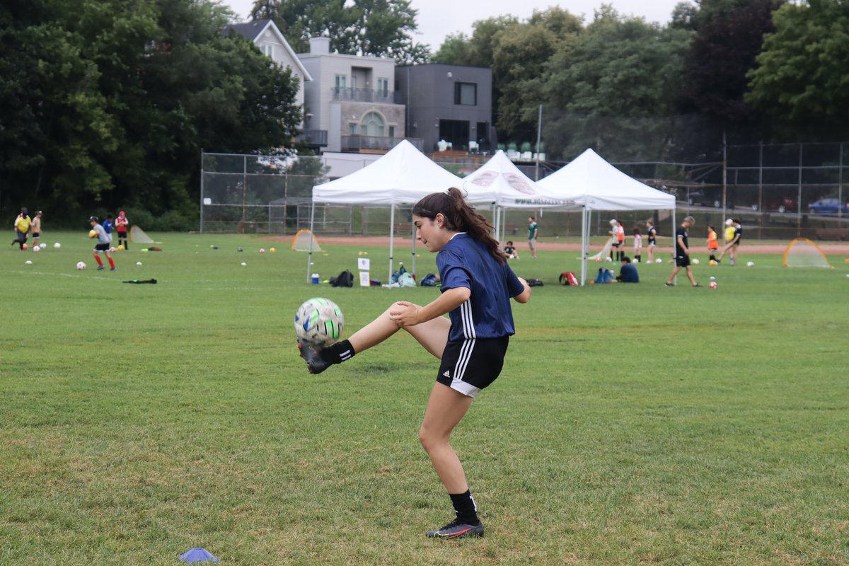 NT_SoccerClub's tweet photo. A look at one of our Girls squads last year playing some Soccer Tennis at Academy 🎾
How good are you at Soccer Tennis?
#SoccerTennis #TrainingFun #NTS #NorthTorontoSoccer #OntarioSoccer https://t.co/jl3yQDL07O