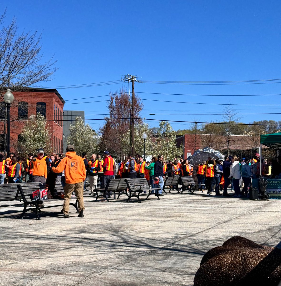 The @rifoundation team is honoring #EarthDay by volunteering with @WRWC today, it feels great to be outside and to be giving back to our community.