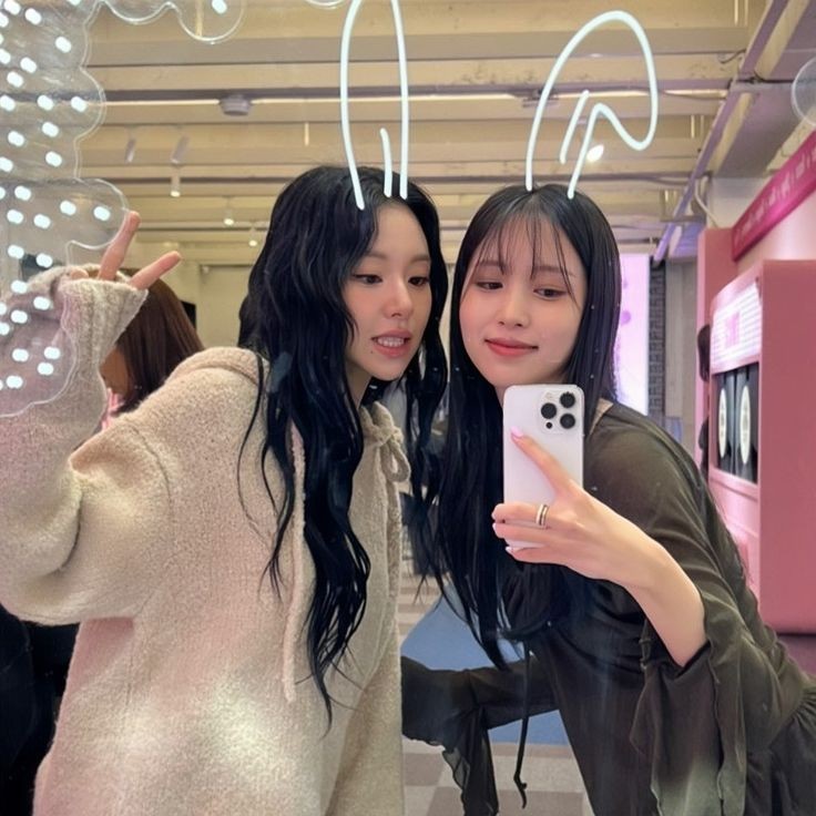 MinaMyouiBrasil's tweet photo. 🎂 Hoje a soulmate da nossa Minari completa 25 aninhos! Esperamos ver você brilhar cada vez mais tanto na sua vida pessoal quanto profissional. Feliz Aniversário, Chaeng! 🍓❤️

HAPPY CHAEYOUNG DAY
#딸기제철에_태어난_딸기곤듀
#HAPPYCHAEBERRYDAY
@JYPETWICE https://t.co/lTib3OxP2A