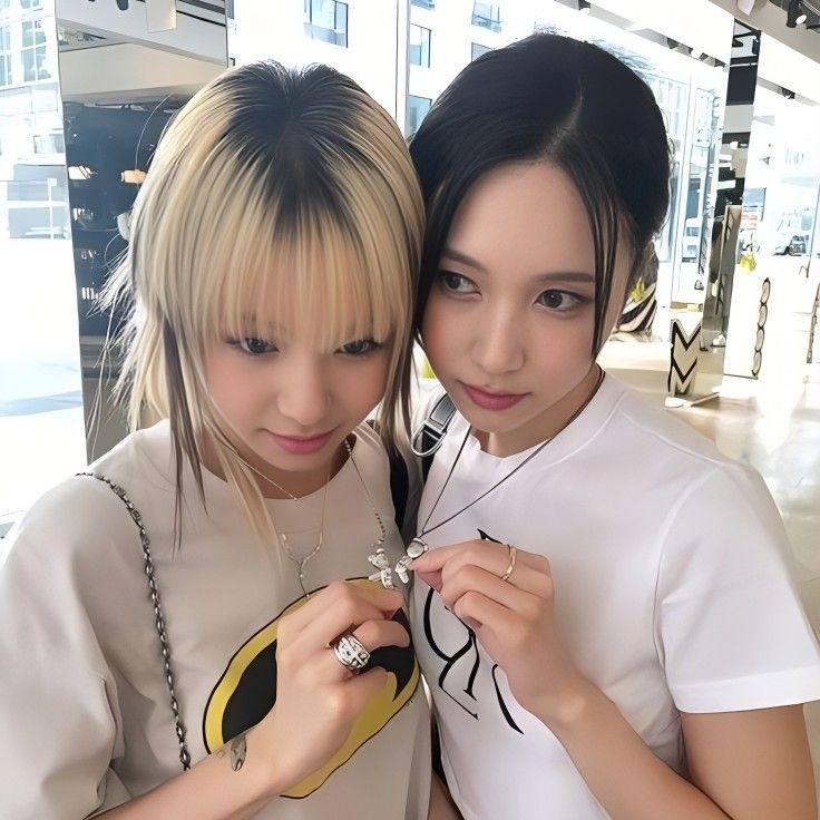 MinaMyouiBrasil's tweet photo. 🎂 Hoje a soulmate da nossa Minari completa 25 aninhos! Esperamos ver você brilhar cada vez mais tanto na sua vida pessoal quanto profissional. Feliz Aniversário, Chaeng! 🍓❤️

HAPPY CHAEYOUNG DAY
#딸기제철에_태어난_딸기곤듀
#HAPPYCHAEBERRYDAY
@JYPETWICE https://t.co/lTib3OxP2A