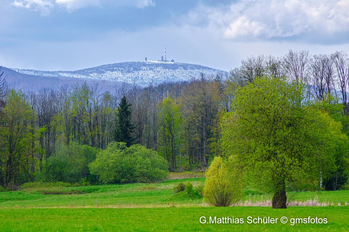 Spring sunshine with a view of the Brocken this afternoon #Harz #SachsenAnhalt #germany #weathercloud #StormHour #ThePotohour #landscape #landscapephotography #outdoor #natur #photography #naturphotography #gmsfotos @StormHour @ThePhotohour