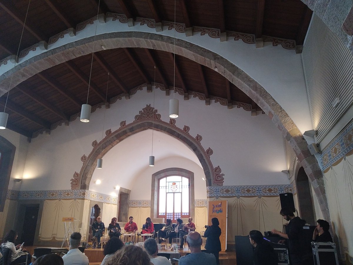 En el encuentro de autores locales en Granollers, en el precioso hospital medieval de la ciudad 😍