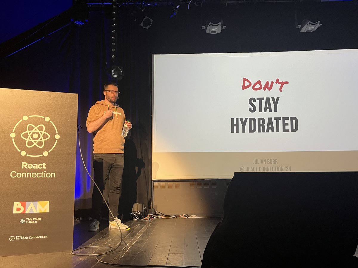 For the last talk, we have @jburr90 to talk about hydratation - @reactconn #ReactConnection