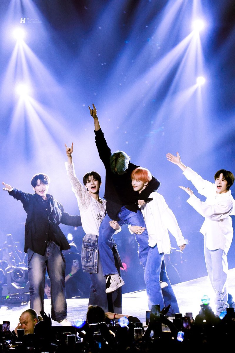 yeonjpeg's tweet photo. txt is five https://t.co/YjIvbRIkrC