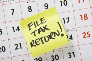 Are there benefits to filing your #TaxReturn early? Find out here - bit.ly/FileTaxEarly
