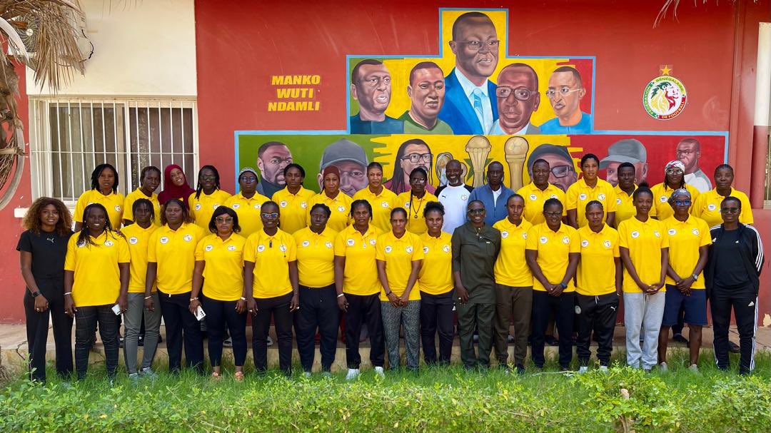 Nos 02 Entraîneuses : Mlle Mame Fama NDONGO et Mlle Bousso DIENG  ont démarré aujourd’hui au Centre de Développement  Technique Jules François  BOCANDE de Toubab Dialaw le 1er Module de la Licence C CAF .

Nous leur souhaitons une très  bonne réussite pour ce
stage de  formation.