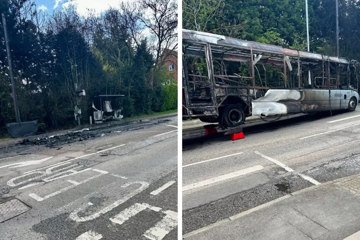 Catastrophic bus fire spokesman for NFRS told Nottinghamshire Live: 'Fire engines from Arnold and Carlton were called at 10.05am to a single-decker bus fire. @fbunational @hazardscampaign @RMTunion @GuillermoRein @The_TUC @UniteHandS bbc.co.uk/news/uk-englan…