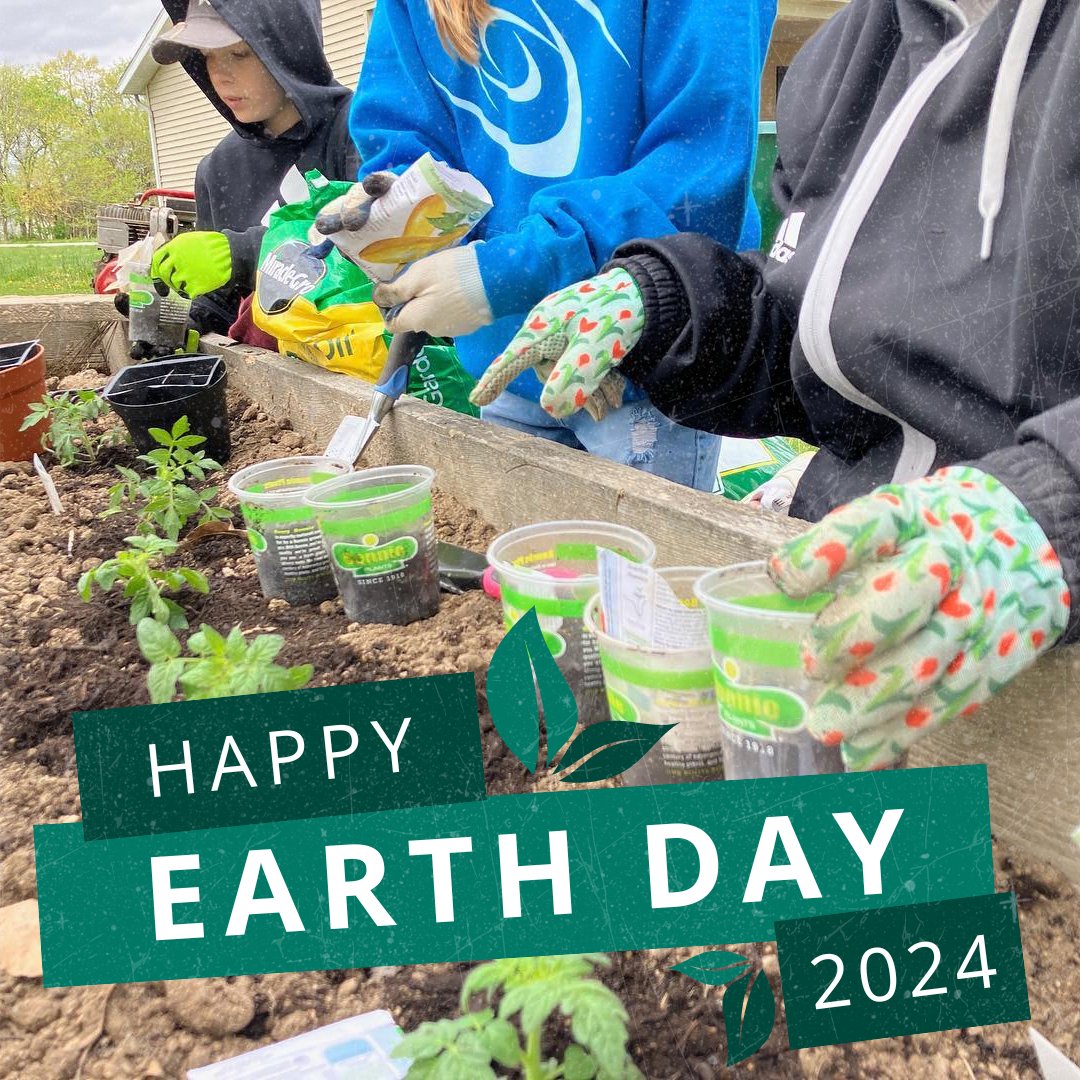 Happy #EarthDay 🌎🍃 At SCU, we value getting our hands dirty in our community by partnering with local organizations to plant trees, tend to community gardens, and clean up litter.