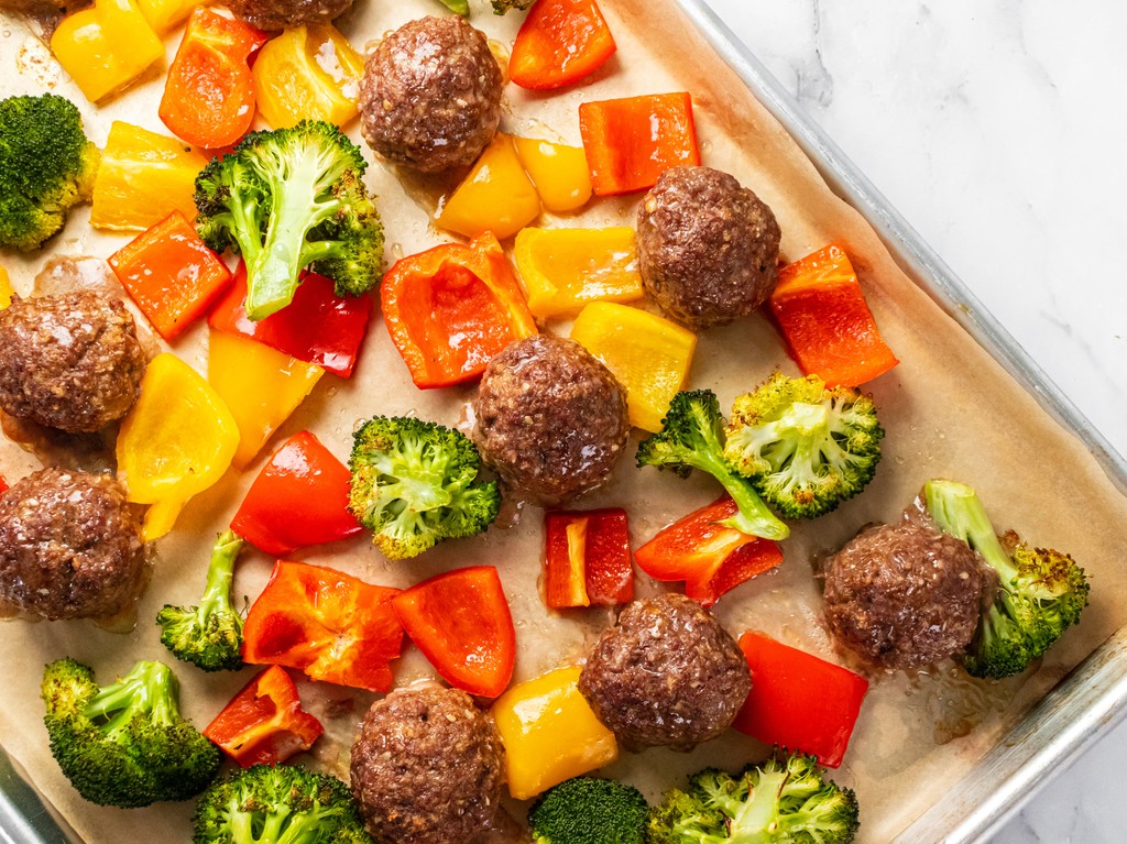 One-pan wonder FTW. Try these Teriyaki Takumi meatballs and veggies for a simple but delish weeknight dinner. Grab the recipe here: bit.ly/3VMC5aN