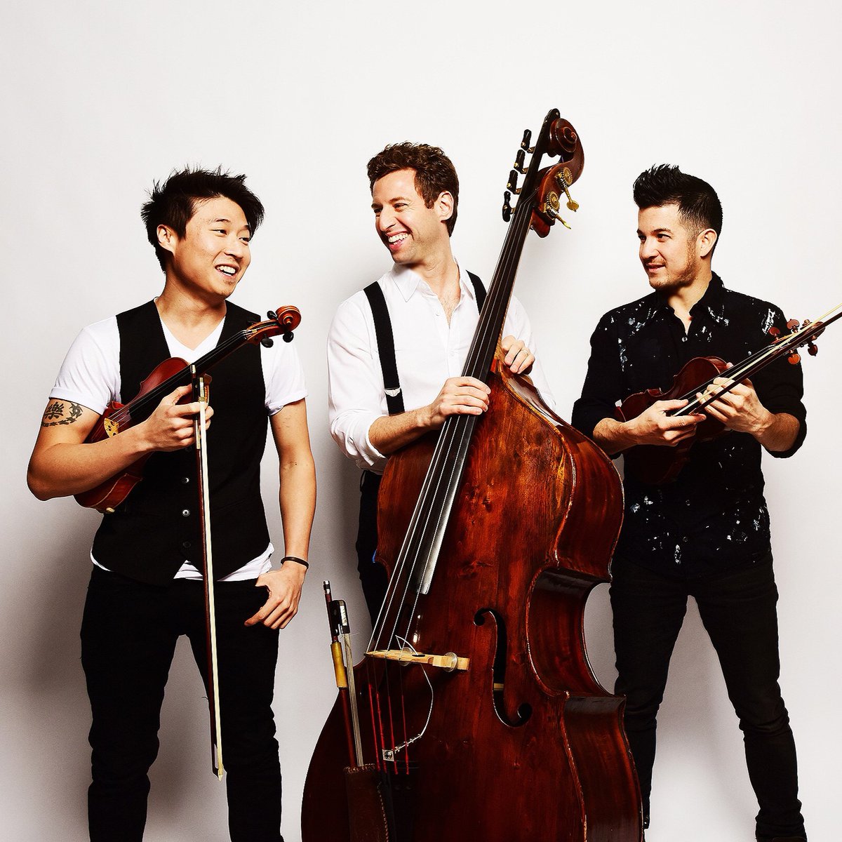 connect2culture's tweet image. Time for Three (@tf3 + @connect2culture), Art in the Park (@GWCarverNPS), "The Pirates of Penzance" &amp;amp; An Evening of G&amp;amp;S Favorites (@NYGASP + @connect2culture), "Faces &amp;amp; Familiar Places” (Maple UnCommon), and more!

Details → mailchi.mp/connect2cultur…

#connect2culture #joplinarts