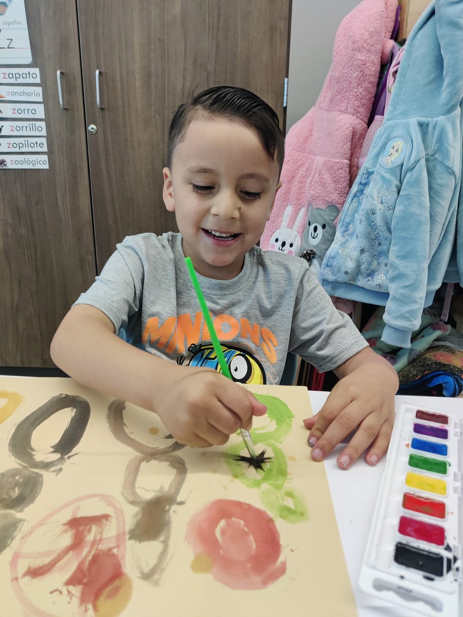 ABC Countdown to Summer! ⛱️🔆 Reviewing letter A today! We shared words that start with letter A &amp; we sang the letter A song. Art/Arte is our letter activity. #prek #art #bilingual <a href="/HumbleISD/">Humble ISD</a> <a href="/HumbleISD_PREK/">HumbleISD ECE</a> <a href="/HumbleISD_LLE/">Lakeland Elementary</a>