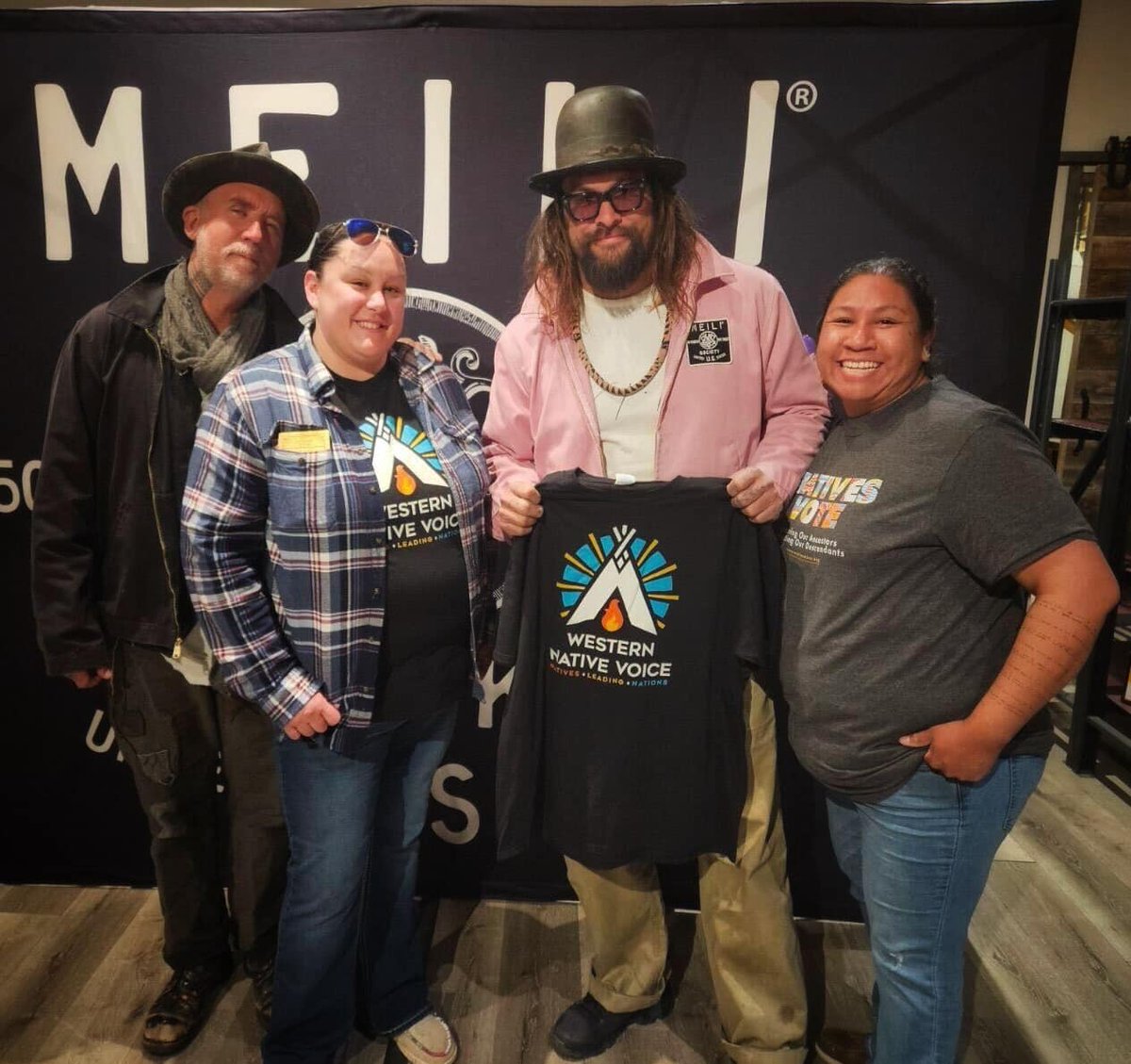 This weekend, Western Native Voice’s Celisa Jefferson got to meet Jason Momoa and presented him with one of our awesome t-shirts! 

#WesternNativeVoice #NativesLeadingNations #moversandshakers