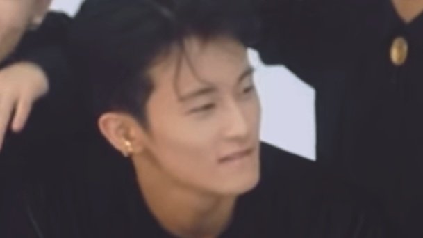anythingforlmk's tweet photo. 144p quality but you're Mark Lee https://t.co/AdEU4fpcuO