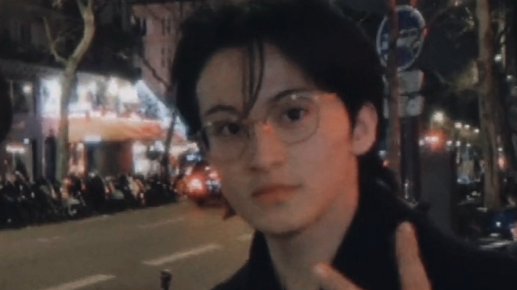 anythingforlmk's tweet photo. 144p quality but you're Mark Lee https://t.co/AdEU4fpcuO