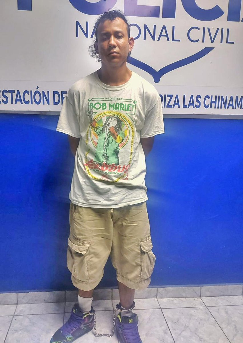 En una investigación conjunta con la PNC Guatemala, localizamos en el municipio Villa Canales, a José Luis Albañez Castro, alias Chepito, palabrero de la pandilla 18S, de la tribu Chalchuapa, quien intentaba huir de la #GuerraContraPandillas

Por años, este terrorista ordenó