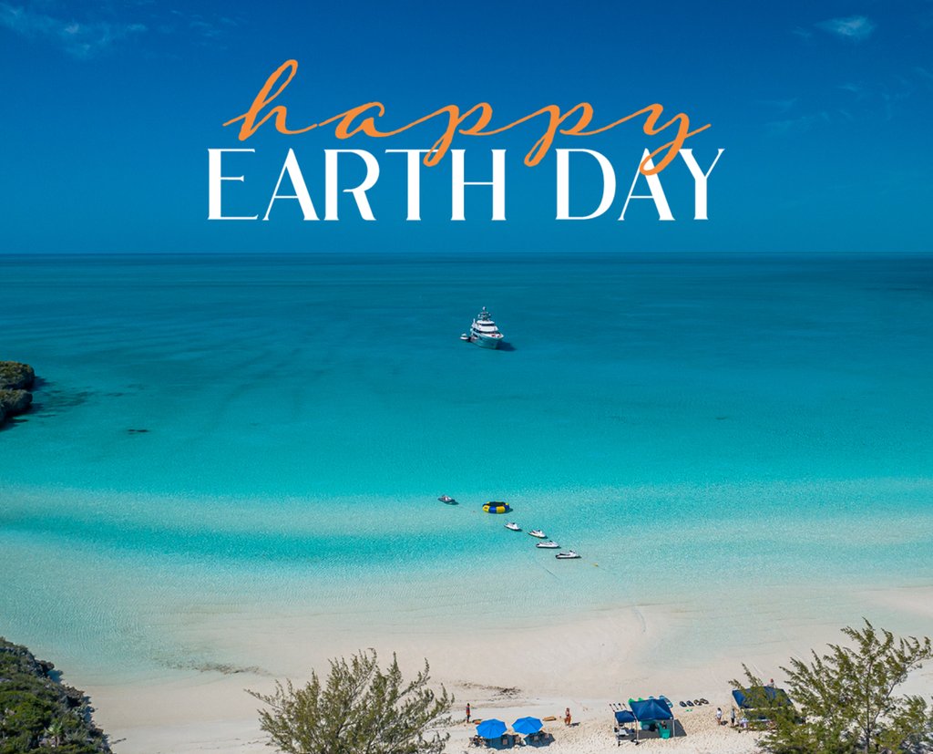 On Earth Day and every day, we stand in awe of the ocean's beauty. Together, let's cherish and protect our planet's greatest treasure. Happy Earth Day from Worth Avenue Yachts! 🌍💙 #BluePlanet #OceanWonders #EarthDay #ProtectOurOceans #OceanVacation #YachtCharter #Travel