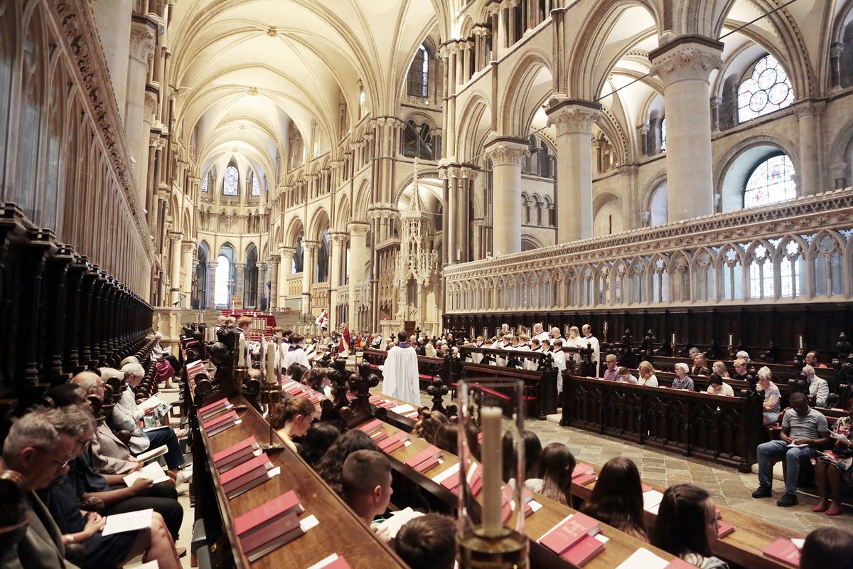 Join our clergy and choir in person or live online at 5.30pm today for Choral Evensong ⬇️ ow.ly/W3yw50R4Bff #ChurchatHome #ChurchOnline #OnlineWorship