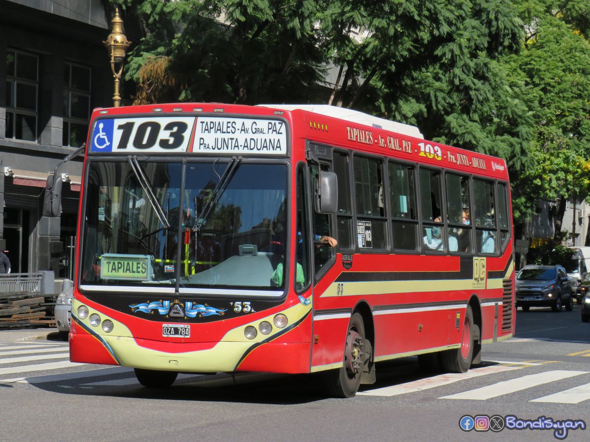BondisYan's tweet photo. Línea ❶⓿❸ / Interno 53 / Metalpar IGUAZÚ II / Agrale MT 15.0 LE.
.
.
.
.
#linea103 #quirnocosta #metalpariguazu #metalpar #agralebus #agrale #mt15 #plazademayo #cabildo #cabildodebuenosaires #casarosada https://t.co/8awxTePEOT