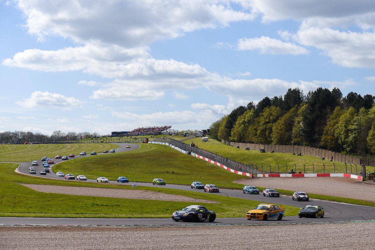 What a view! MSV Trackday Trophy is back people😍 Make sure you're following our socials to not miss out when we release the full Round One gallery, race report and more 🙌 📸 Gary Hawkins