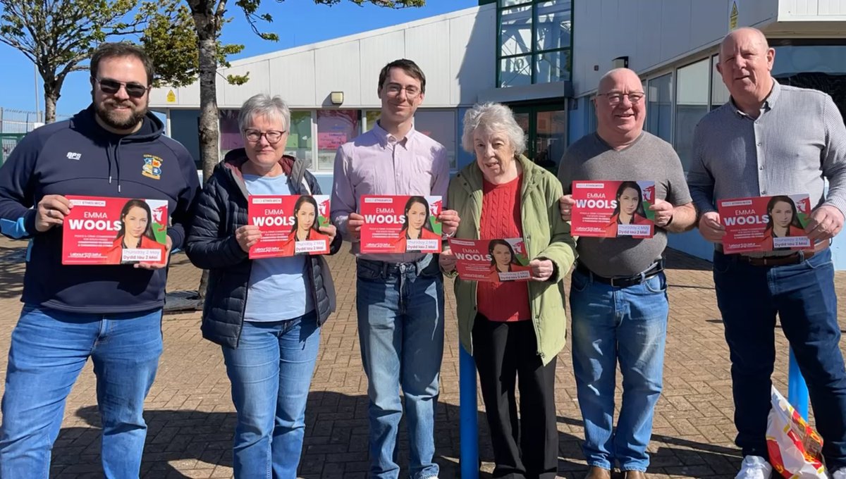 Our weekend volunteers on the #LabourDoorstep in Townhill Ward!