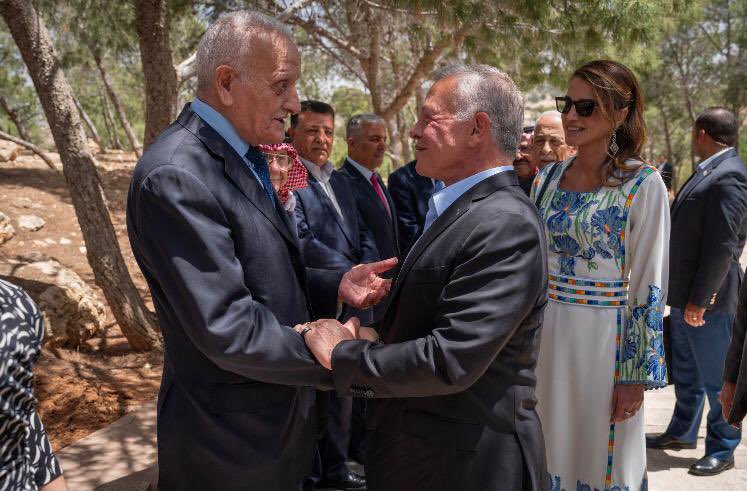 زيارة جلالة الملك اليوم
في #مادبا 
والدي  ❤️

His Majesty the King visited #Madaba earlier today!
My dad was honored to be among those who received HM.

🇯🇴 #Jordan #RoyalVisit #Madaba