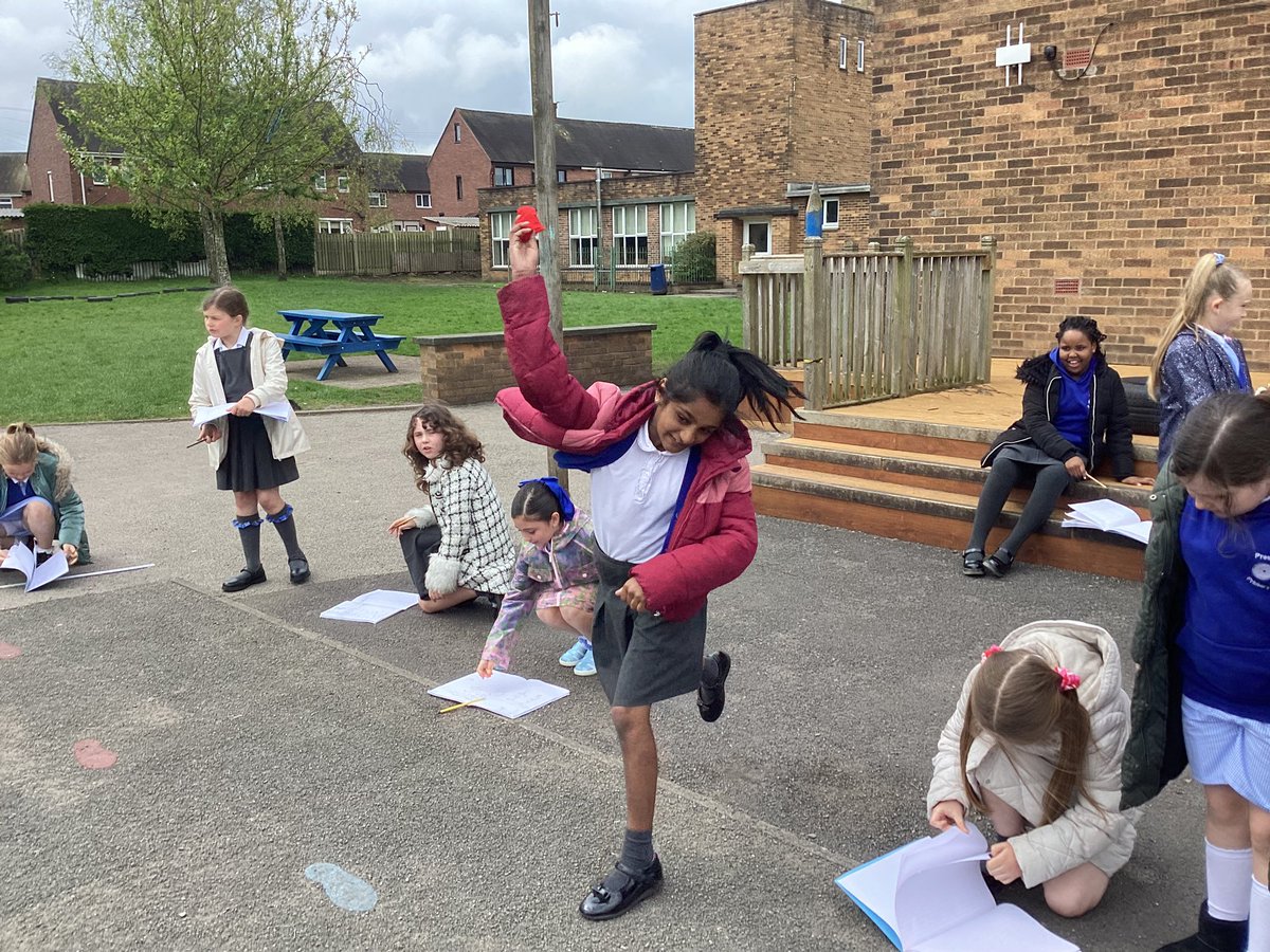 PCPPenguins's tweet image. 4DJ have enjoyed beginning our units of measure work. We have been estimating and then measuring how far we can throw. #pcpmaths