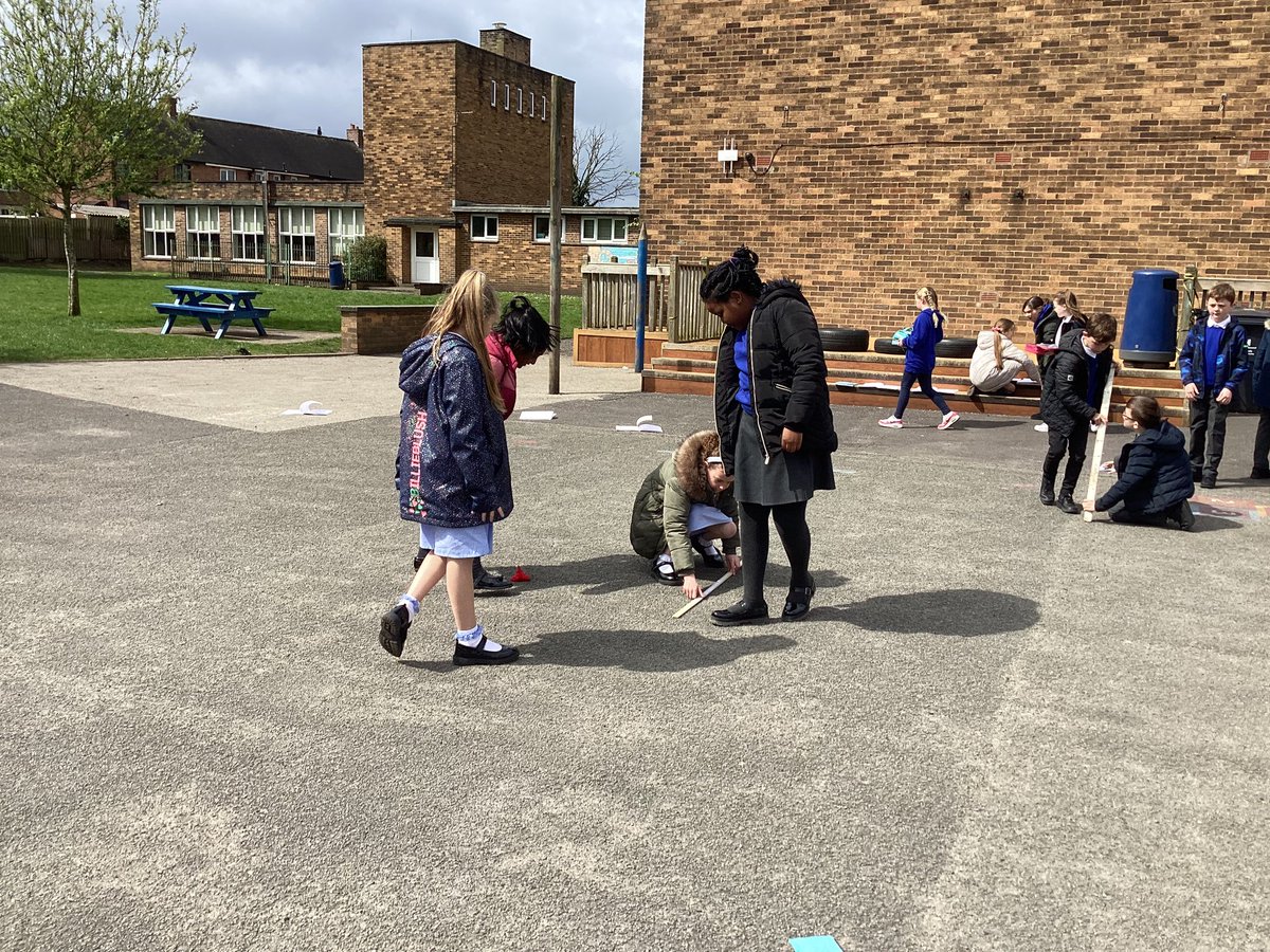 PCPPenguins's tweet image. 4DJ have enjoyed beginning our units of measure work. We have been estimating and then measuring how far we can throw. #pcpmaths