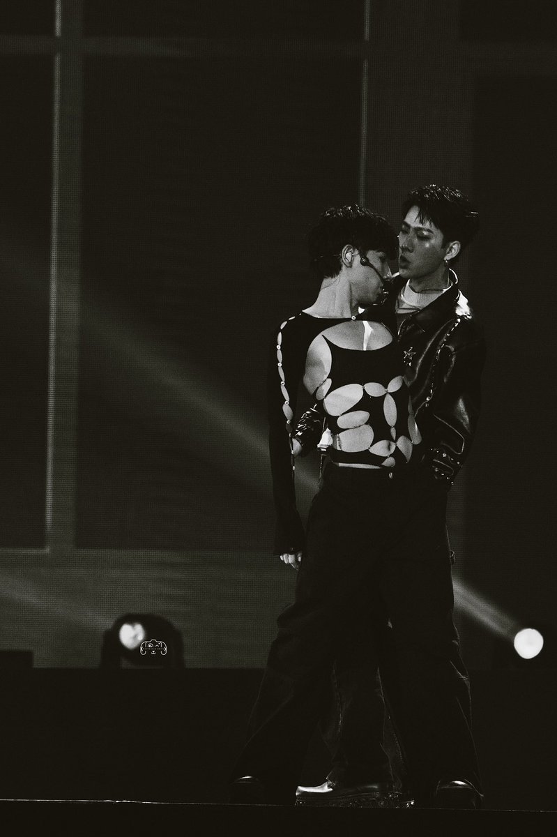 Iam2_dot_'s tweet photo. ૮ ･ ﻌ･ა
20.04.24

𝙒𝙝𝙖𝙩𝙚𝙫𝙚𝙧 𝙘𝙤𝙢𝙚𝙨, 𝙄’𝙡𝙡 𝙡𝙤𝙫𝙚 𝙮𝙤𝙪, 𝙟𝙪𝙨𝙩 𝙖𝙨 𝙄 𝙙𝙤 𝙣𝙤𝙬. 𝙐𝙣𝙩𝙞𝙡 𝙄 𝙙𝙞𝙚 — ɢᴏɴᴇ ᴡɪᴛʜ ᴛʜᴇ ᴡɪɴᴅ

#BABII247Concert
#OffGun #ออฟกัน
@off_tumcial @AtthaphanP 
#OffJumpol #ออฟจุมพล
#GunAtthaphan #กันอรรถพันธ์
#KKXOFFGUNJPGs https://t.co/yhNQN8yXqp