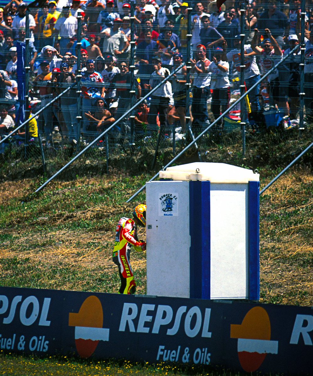 Jerez 1999 - Valentino Rossi wins the 250cc race & celebrates by going to the toilet 😂🚽 #MotoGP #SpanishGP