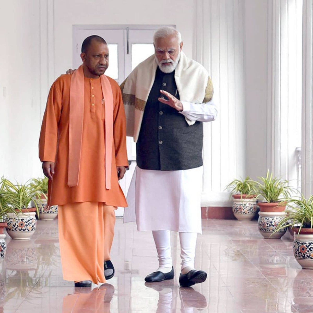 PM .@narendramodi Ji praises UP CM .@myogiadityanath Ji🔥 “ I want to tell those who identify Yogi through bulldozer, that industrial work that's been done by Yogi Govt, was never done since 1947 by anyone. I'm proud that I have a CM like him. His mission of One District, One