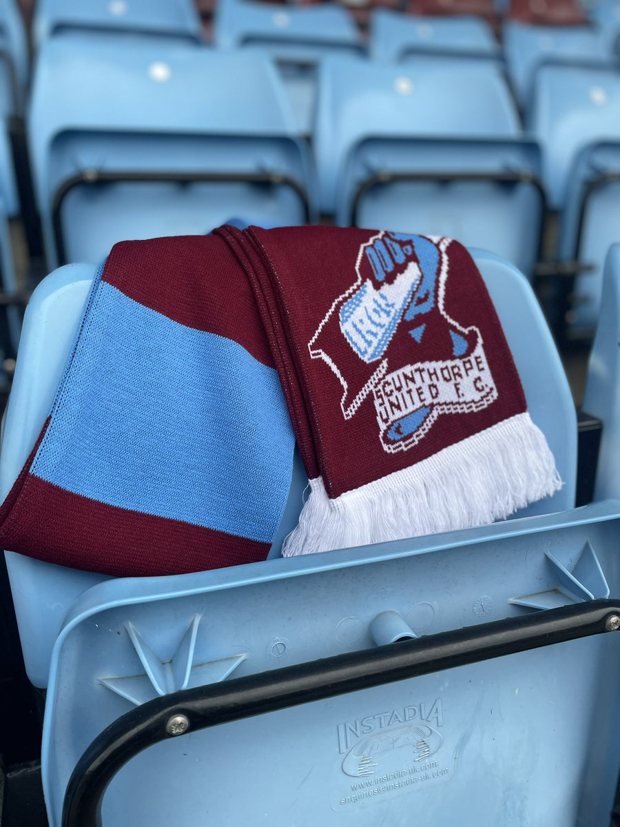🧣🆕 NEW IN! Now in stock, the Iron has a brand new claret and blue bar scarf available to purchase. This will shortly be online, while the scarf will be on the shelves for opening at 10am tomorrow. #UTI #IRON