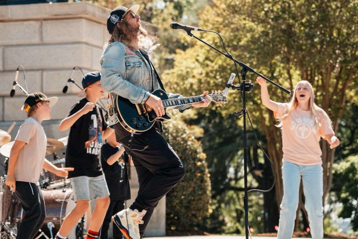 The 'Jesus March for Israel' coming to Columbia University is needed now more than ever. Read Now: bit.ly/3w2OFrZ @seanfeucht #ColumbiaUniversity #worship #praise