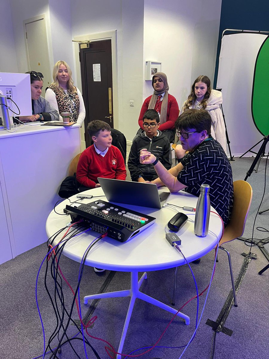 Members of our JRSO committee attended the City Chambers today to meet with @misscoyneteach and edit their Road Safety Film. They had a fantastic afternoon, and we can’t wait to show you the finished video. 🎬📽️🎞️ #GCCRoadSafety
