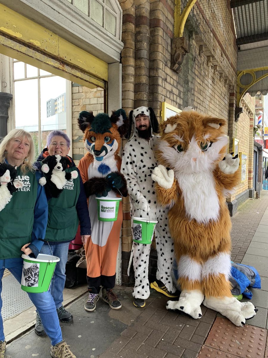 Collecting much needed funds for the Sanctuary at Waterloo Station last Saturday which raised a brilliant £304.62. Thank you everyone who supported us and to @merseyrail staff for choosing us as one of your charities to support this year #fundraising #teamwork #merseyrail