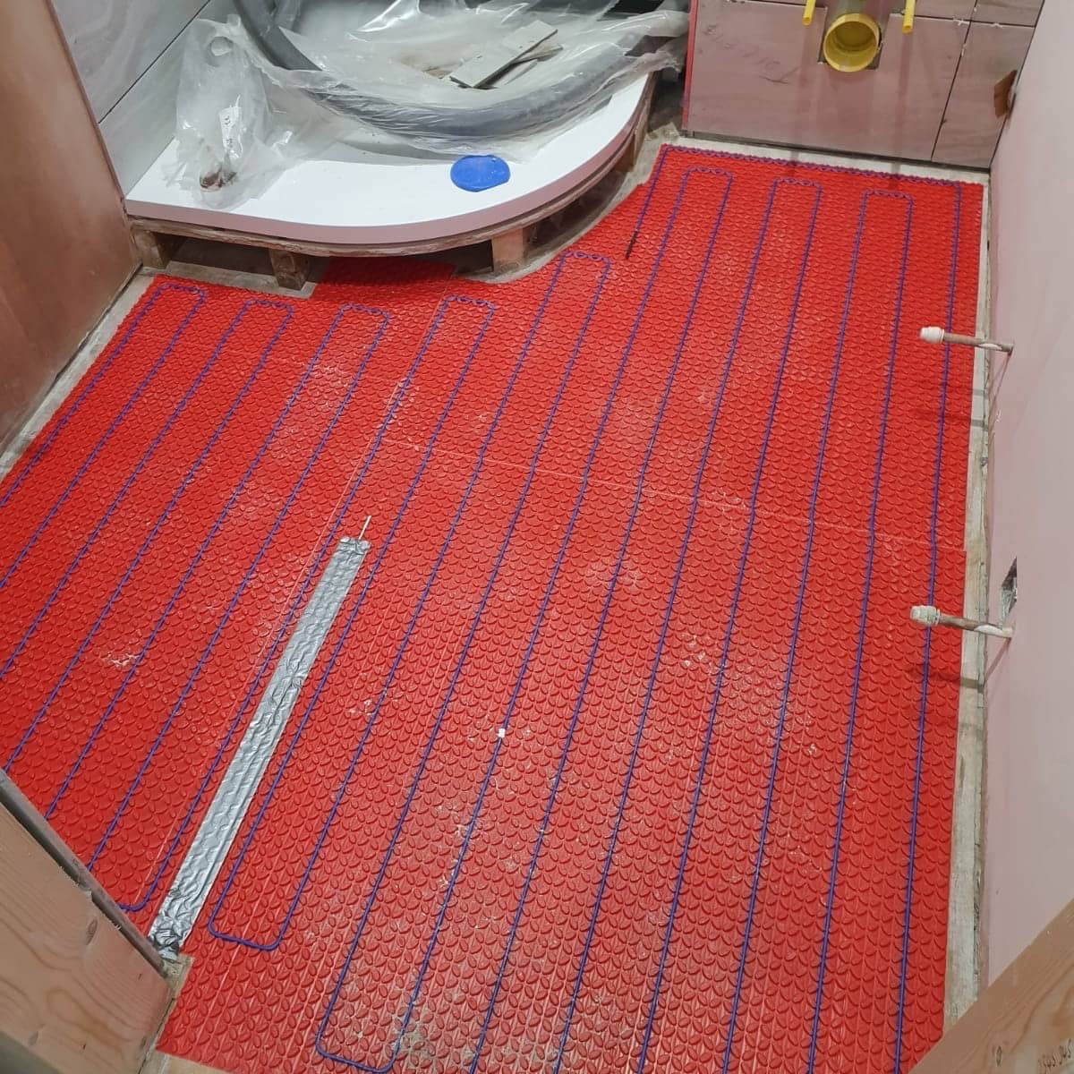 Warmup_Plc's tweet photo. Upgrade your flooring game with DCM-PRO! 🛠️ Say hello to easy installation and goodbye to cracked tiles. Protect your floors and enjoy the warmth all winter long!

Get an instant quote today: https://t.co/cdlqDVB7lN

 #DCMPRO #underfloorheating🏡 https://t.co/YvO1a0TnnK