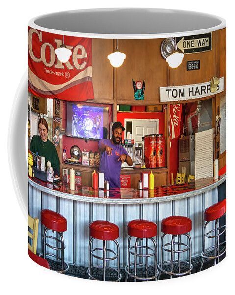 Vintage 50s 60s classic diner!  ❤️ Coffee mugs, great gift at buff.ly/4bmvysb #SheliaHuntPhotography #BestOfTheUSA #BestOfThe_USA #VirginiaIsForLovers #Virginia #BurgerBar #BristolVA #retro #50s #60s #classic #50sdiner #CoffeeMug #CoffeeMugs