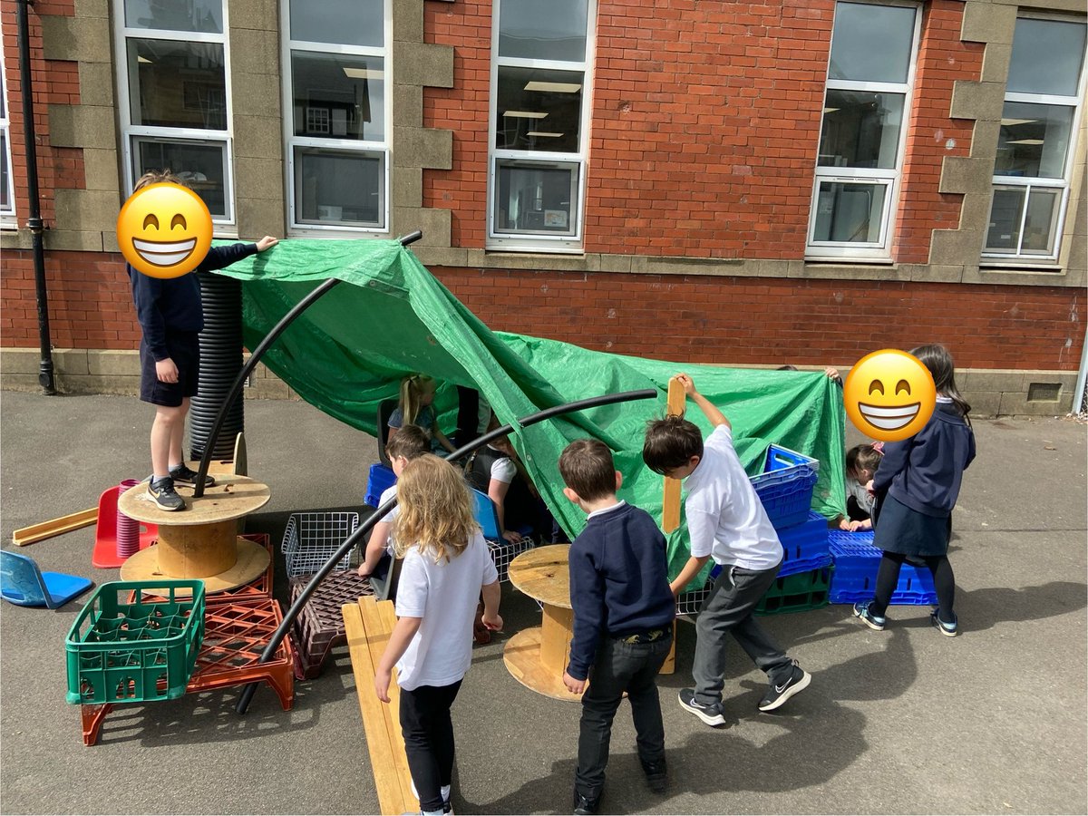 Tòrr spòrs an-diugh! Lots of fun with loose parts play. #STEM #creativelearning