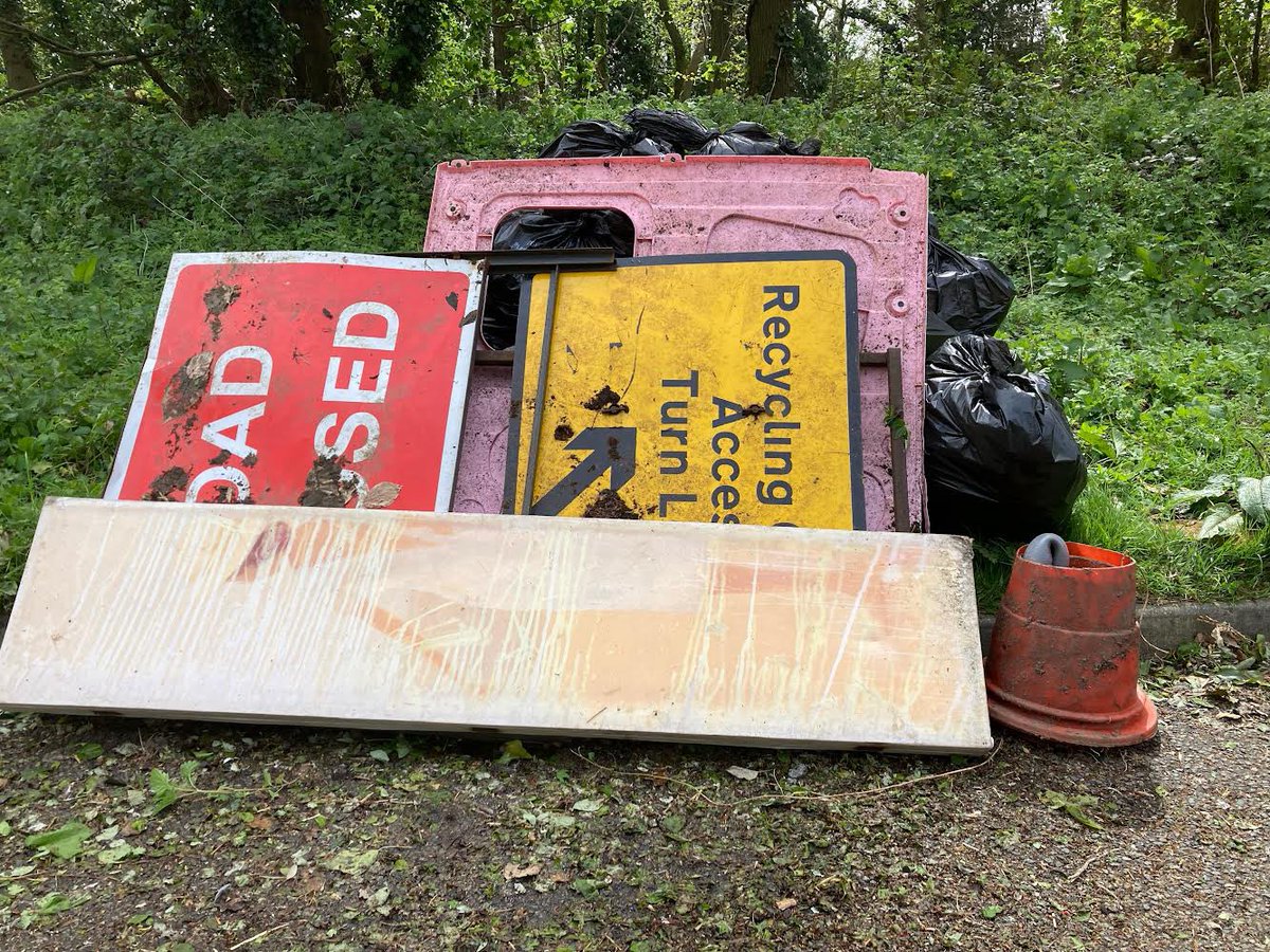 I’ve written to @NorfolkCC about the amount of road signage being left dumped and not cleared up on our verges. Total waste of taxpayers money. Many thanks to Heather Harrison and Paul Bailey who alerted me to this. They do incredible work cleaning up so much litter and debris.
