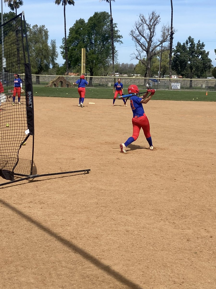 MiaRuiz2026's tweet photo. Love spending my weekends in Corona, CA to get some work in with Coach Marty ‼️ #CAWay #co2026 #CAALLDAY #catcher #corner
@StacyMayJohnson @Hey_Coach_Bobby @SacStSoftball @coach_diaz22 @BUMoore @nadiataylor88 @Coach_Ves @coach_simm @DedeannPH1 @CoachJD24 https://t.co/1YW23yalqi