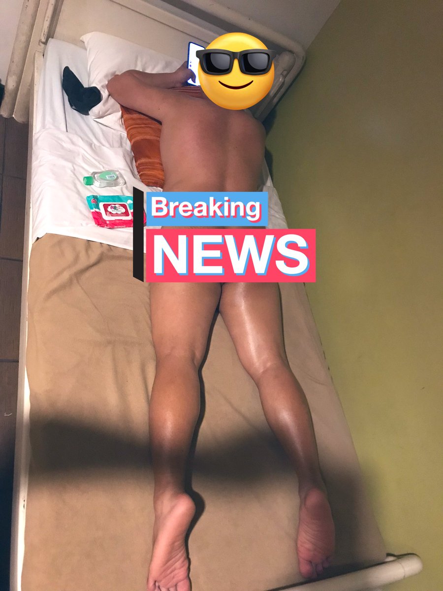 ElyuMasajero007's tweet photo. #BortangSingleDad ng Urdaneta City 
Working sa baguio Si Sir #SingleDad at bumaba pa dto Sa #Elyu para magpa book s akin ng #WholebodyMassage nya ☺️ @MikkaHotel 
{basta daddy talaga masisikip po 🥵}
#ElyuMasajero007 https://t.co/D1aWUv68H1