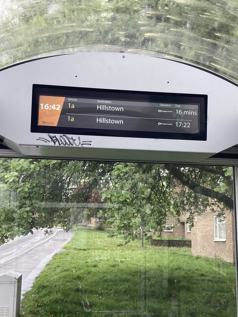 bigbeargaz's tweet photo. @StagecoachYrks Then due to! Then 15 minutes!!! Seriously?!?! https://t.co/hCVLrpYSOs