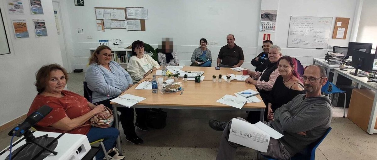 TPCARTAGENARM's tweet photo. Continuamos con los talleres de Psicoeducación para Familiares! 

Para más información no dudes en contactar con nosotros 📞📲🙌🏻

687 09 22 89/ 868 090 272 https://t.co/LTlQf9meNL