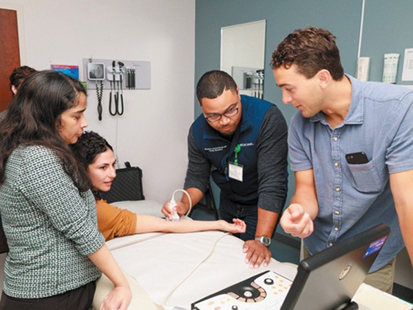 UAB is One of the First US Medical Schools to Give Portable Ultrasound Access to all Students birminghammedicalnews.com/article/8967/u… #uab #healthcarenews #wellness #healthcare #hospital #publichealth #Alabama #Birmingham #Montgomery #Huntsville #Cullman #Tuscaloosa #Auburn #Mobile #medical
