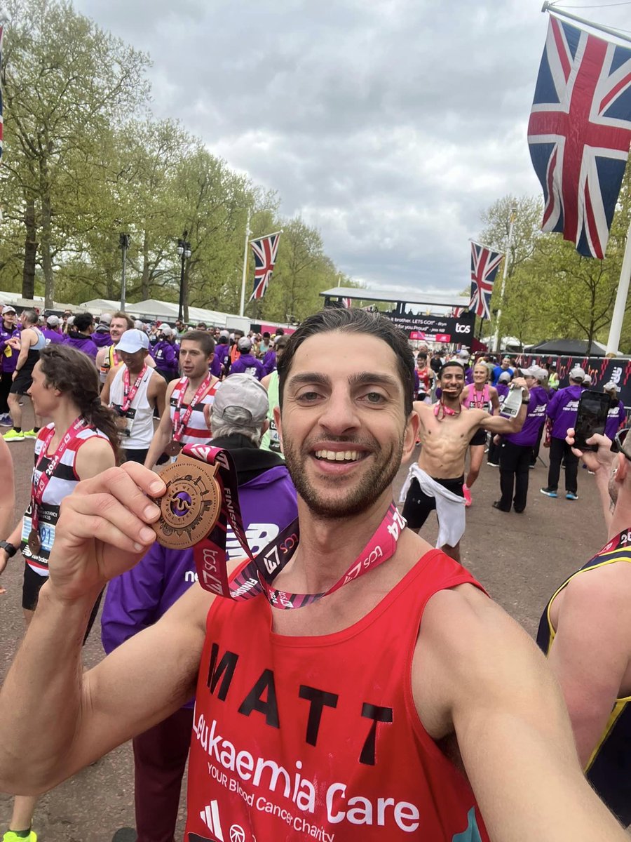 Please join us in celebrating our 200+ @LondonMarathon runners who completed the 26.2 mile run yesterday for #LeukaemiaCare! 🎉 We are so proud and grateful for every single person's support. Now, who's up for being part of #TeamLC's 2025 London Marathon team? 👀⬇️…