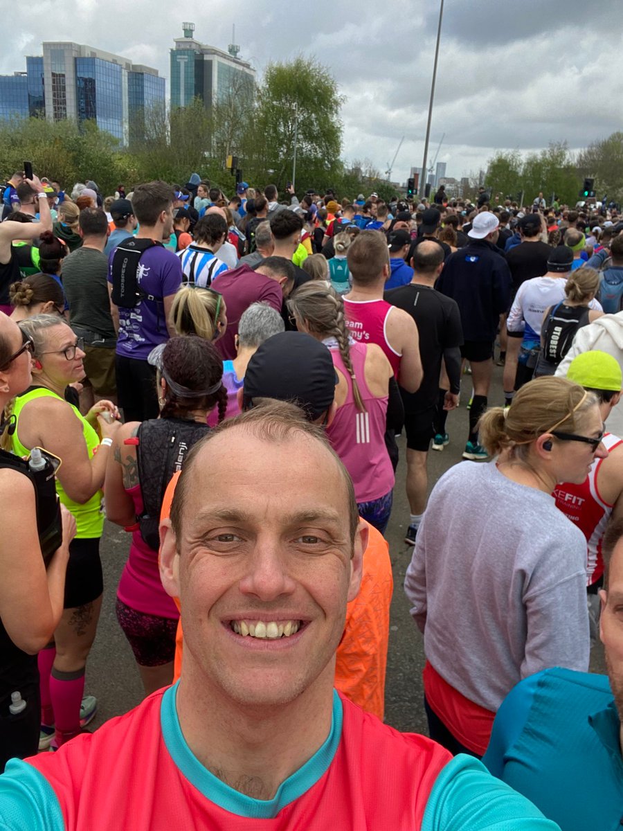 PureGym's tweet photo. Please join us in giving a massive round of applause to our outstanding PureGym team members, who rose to the challenge of either the Manchester or London marathon this month! 🏃‍♀️🏅

#PureGym #LondonMarathon #GymMotivation https://t.co/Nh8I5uVnqb