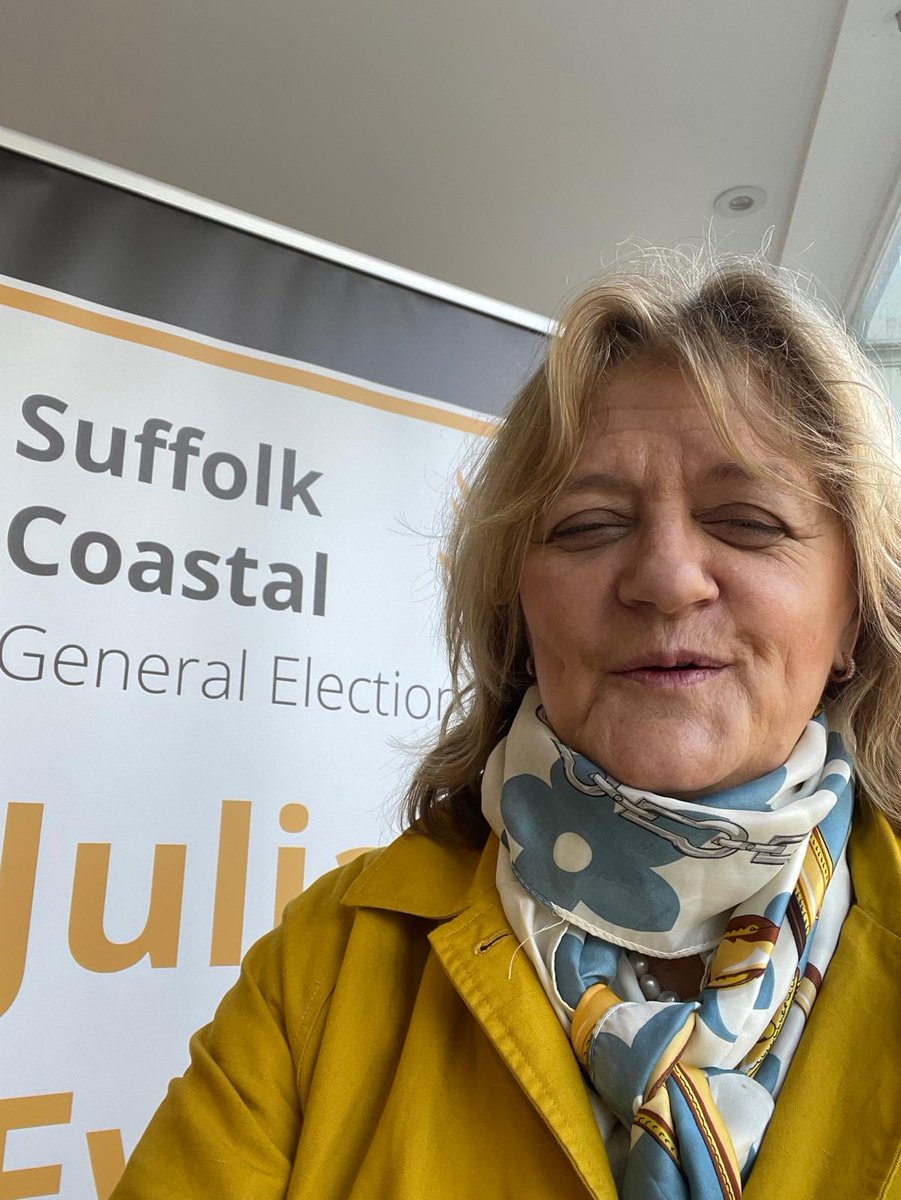 A quick introduction to my good friend & really beautiful person Julia, @JulesEwartSuff. With her delightful personality & nursing background, we hit it off from the moment we met. Julia is standing against @theresecoffey as the LibDem candidate for Suffolk Coastal. 1/5
